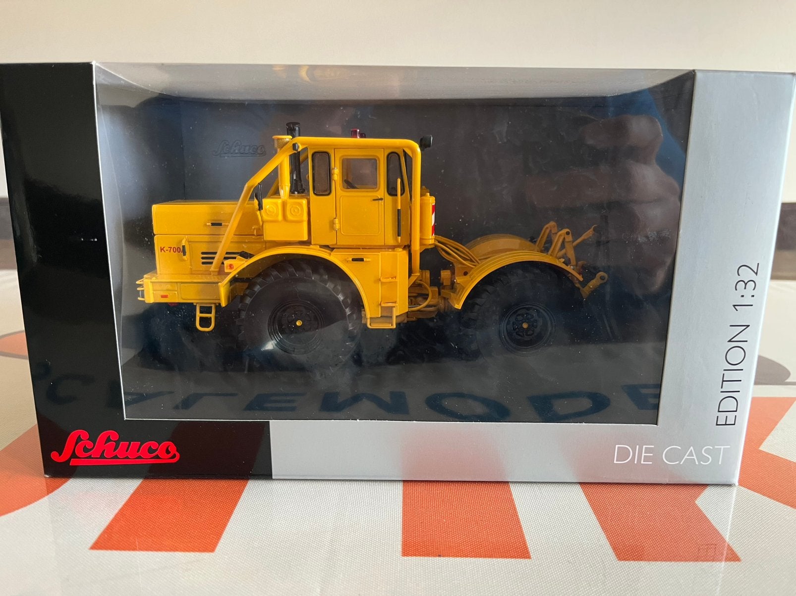 Kirovets K-700A kniktrekker Schuco Nieuw, Ophalen of Verzenden, Nieuw, Tractor of Landbouw, Schuco