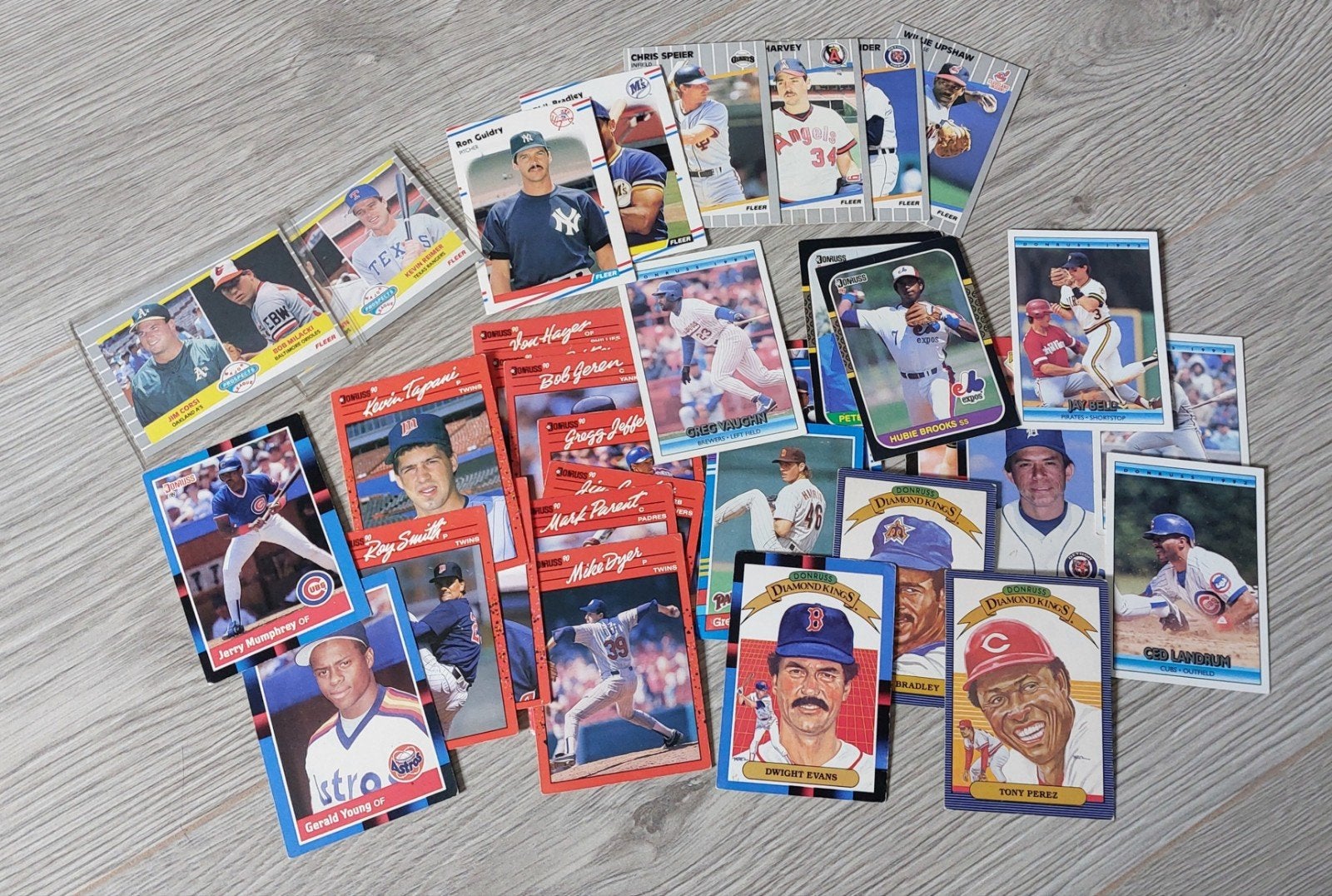 Lot van 34x Donruss & Fleer 80s en 90s MLB honkbal kaarten, Ophalen of Verzenden, Gebruikt, Meerdere plaatjes