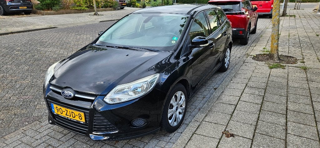 Ford Focus 1.6 Tdci 77KW Wagon 2012 Zwart Netjes Gebruikt, Euro 5, Stof, Parkeersensor, Zwart