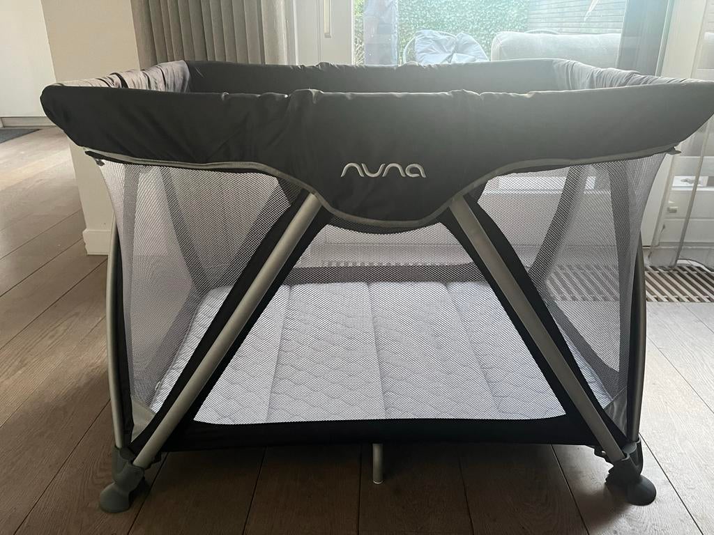 Nuna kinder reisbed en box - Zo goed als nieuw, Ophalen of Verzenden, Zo goed als nieuw, Rechthoekig