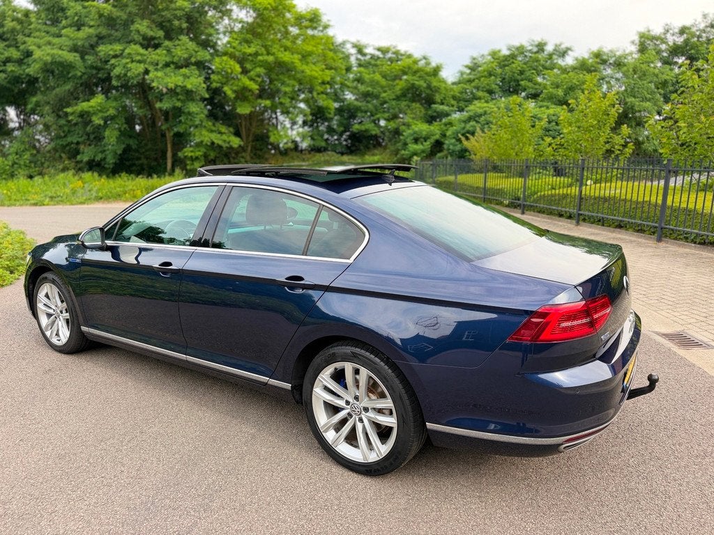 Volkswagen Passat 1.4 TSI GTE Highline PANORMADAK VIRTUAL-CO, Auto's, Volkswagen, Gebruikt, Hybride Elektrisch/Benzine, 1600 kg