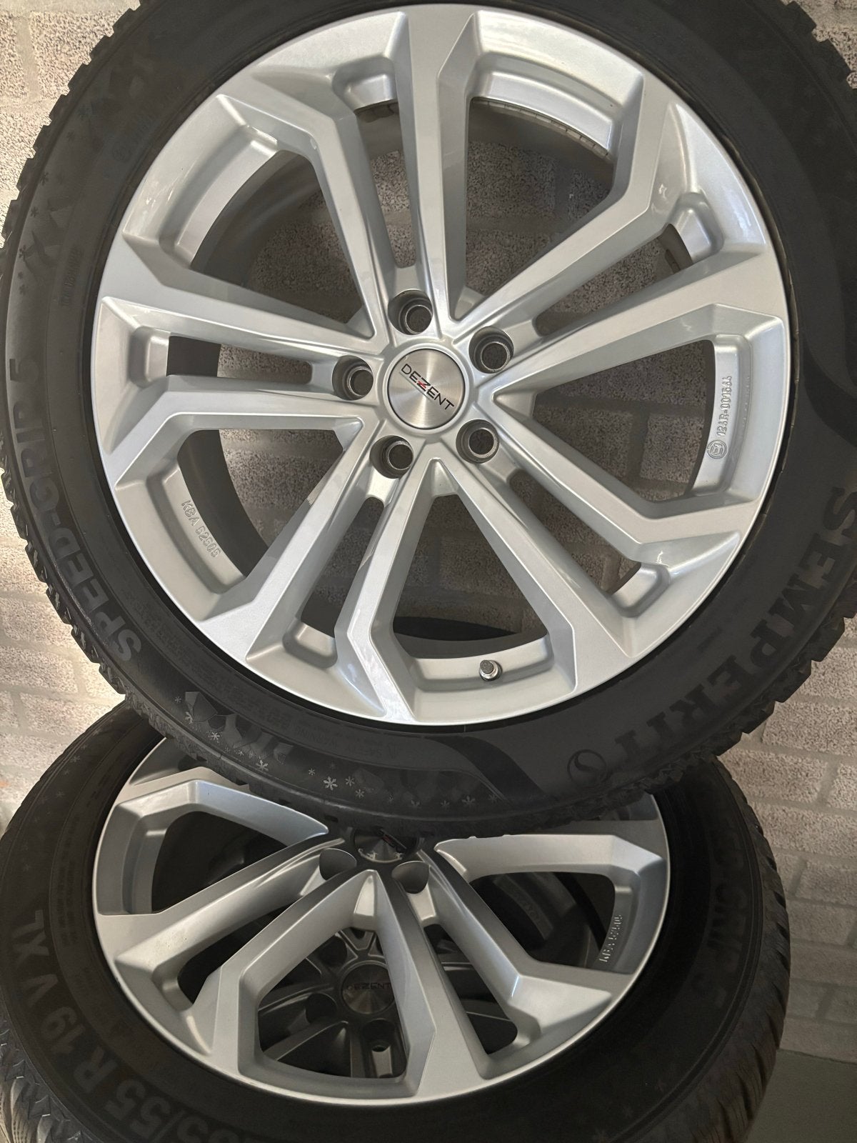 Winterbanden 19inch! met velgen voor Toyota RAV4 (2019+), Gebruikt, Banden en Velgen, Winterbanden, 235 mm