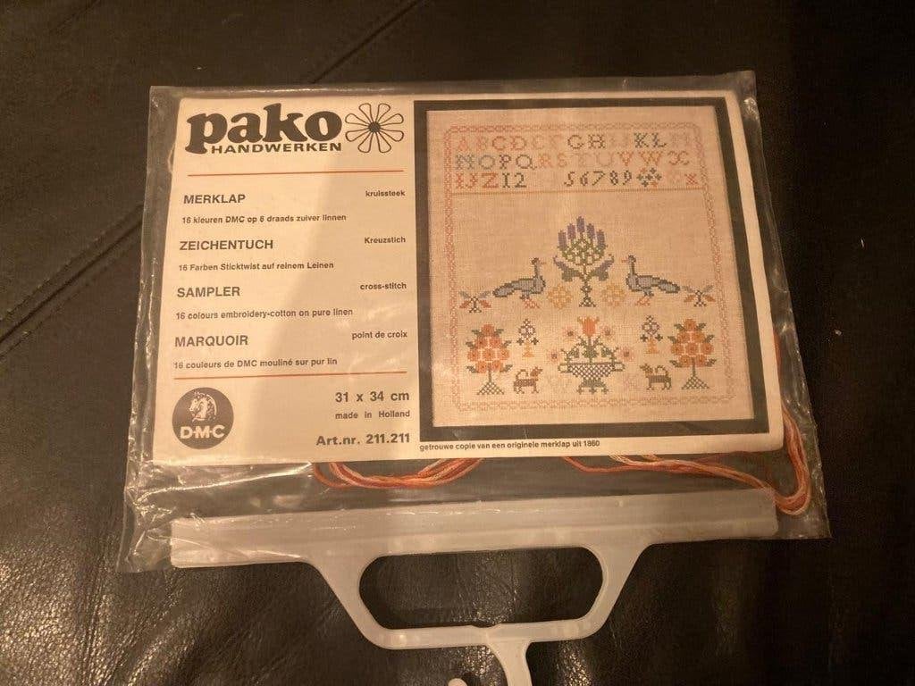 Vintage Borduurset Pako, Hobby en Vrije tijd, Borduren en Borduurmachines, Ophalen of Verzenden, Nieuw, Handborduren, Borduurpakket