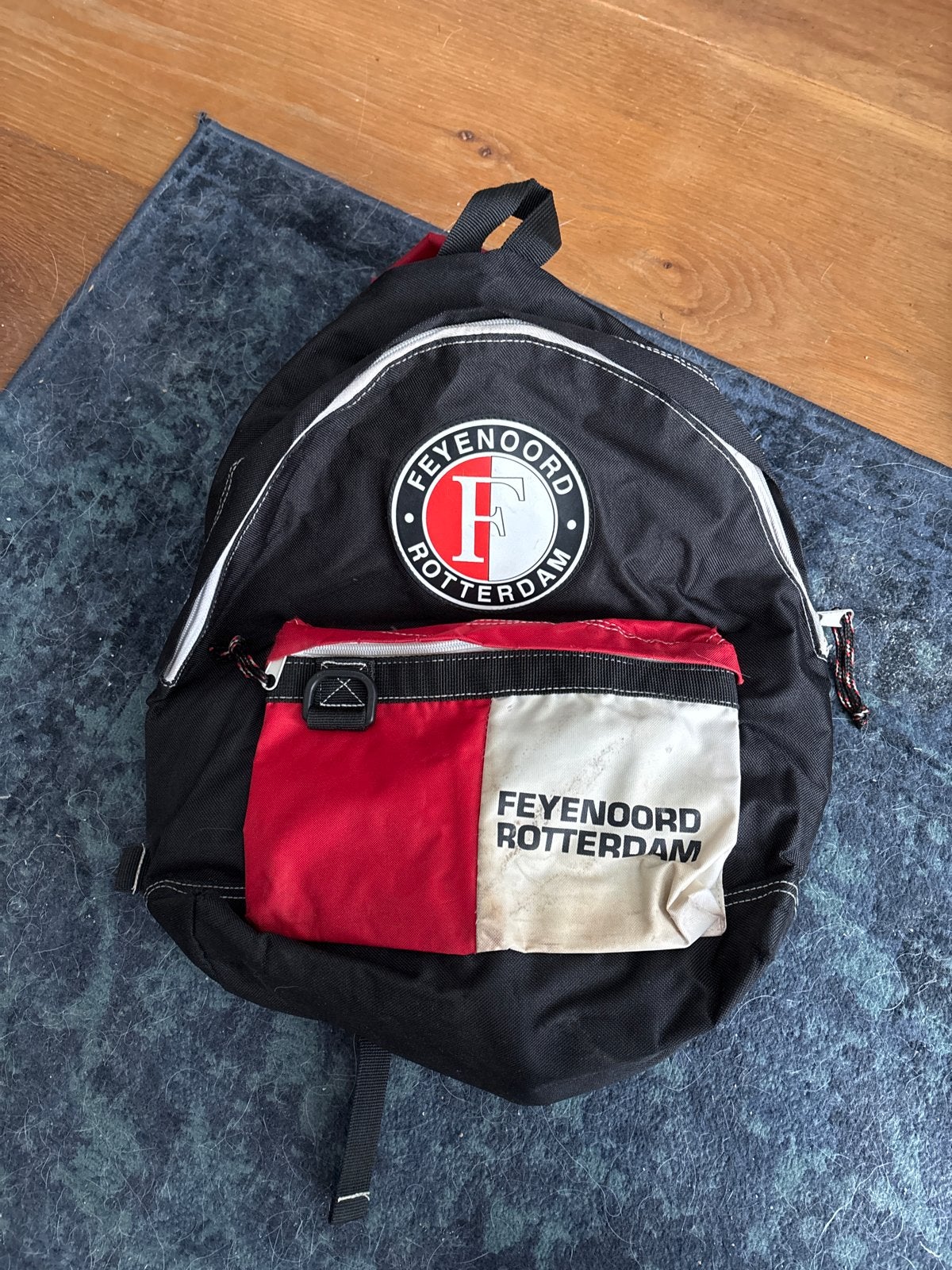 Feyenoord Rugzak - Zwart met Rood, Gebruikt, 25 tot 40 cm, Ophalen, Overige merken