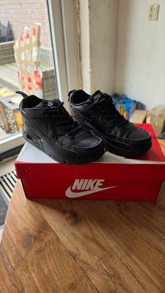 Zwarte kinder Nike Air Max maat 33 - Zo goed als nieuw!, Ophalen of Verzenden, Zo goed als nieuw, Nike, Jongen of Meisje