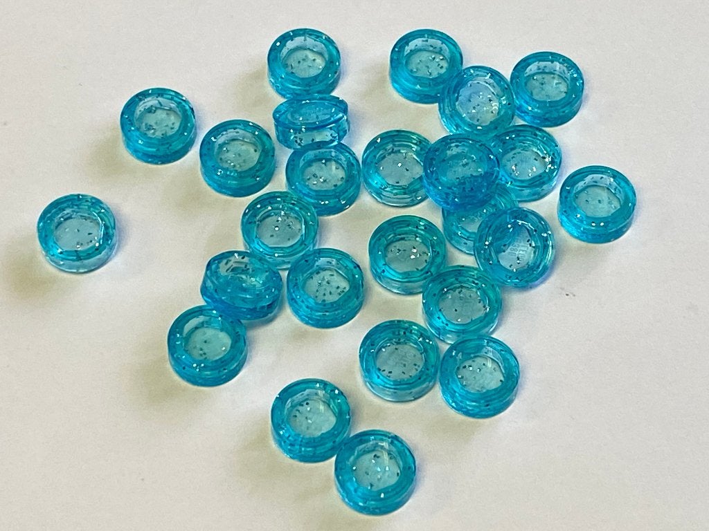 Partij 25x nieuwe 1x1 ronde glitter trans licht blauwe tegel, Overige thema's, Lego, Nieuw, Ophalen of Verzenden