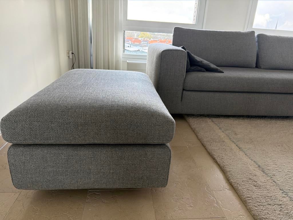 Luxe bank met poef - Zo goed als nieuw 2x 2.50 meter, Huis en Inrichting, Banken | Bankstellen, Ophalen, 250 tot 300 cm, 75 tot 100 cm