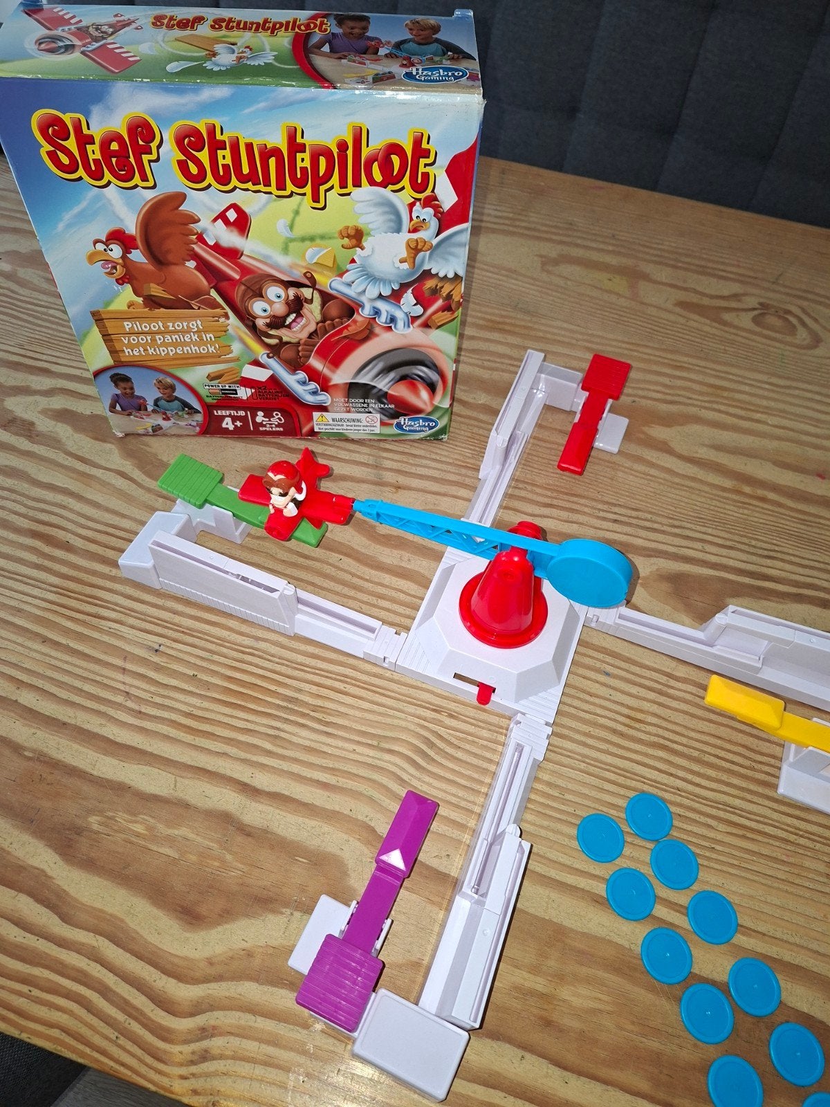 Stef Stuntpiloot - Leuk gezelschapsspel voor kinderen, Hobby en Vrije tijd, Drie of vier spelers, Ophalen of Verzenden, Gebruikt
