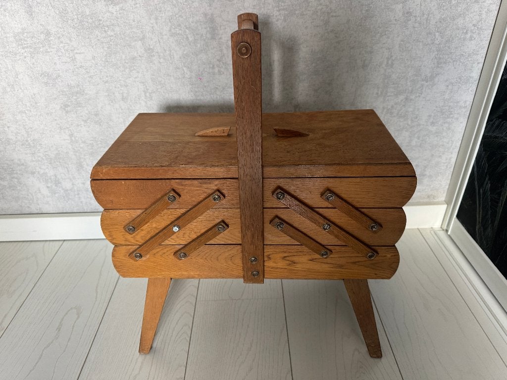 vintage naaibox hout uitklapbaar, Ophalen, Gebruikt