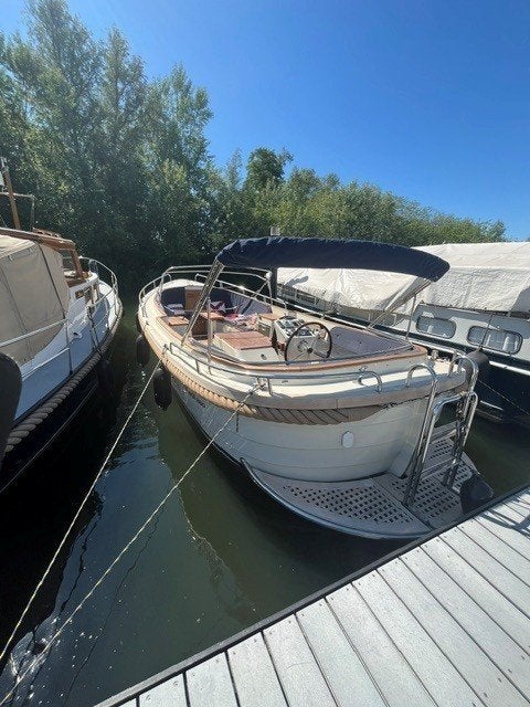 Snelvarende Maril 880 sloep met 125pk en boegschroef, Watersport en Boten, Sloepen, Maril, Diesel, Zo goed als nieuw, Ophalen