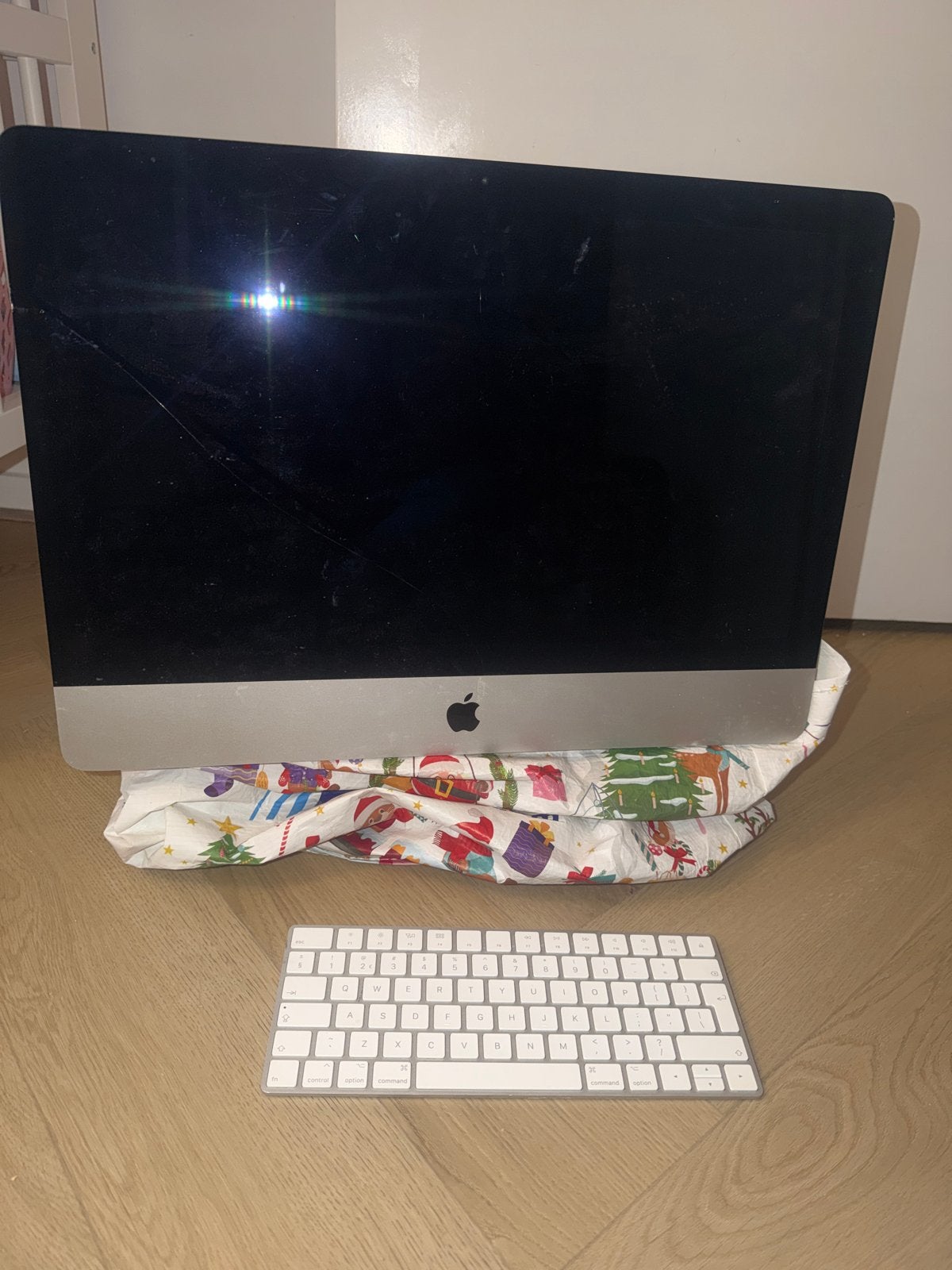 Apple iMac met toetsenbord - Gebruikt, Computers en Software, Apple Desktops, Ophalen, Gebruikt, Minder dan 4 GB, IMac