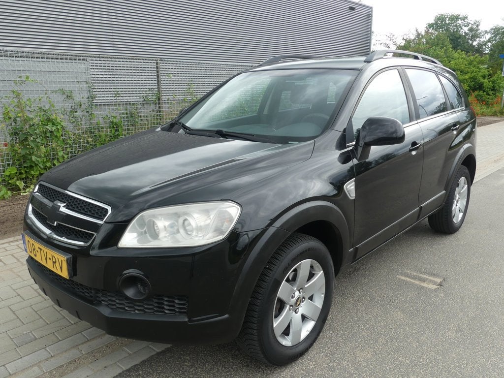 Chevrolet Captiva 2.4i Style 2WD - EXPORT, Auto's, Chevrolet, Te koop, Captiva, Benzine, Euro 4, D, SUV of Terreinwagen, Handgeschakeld