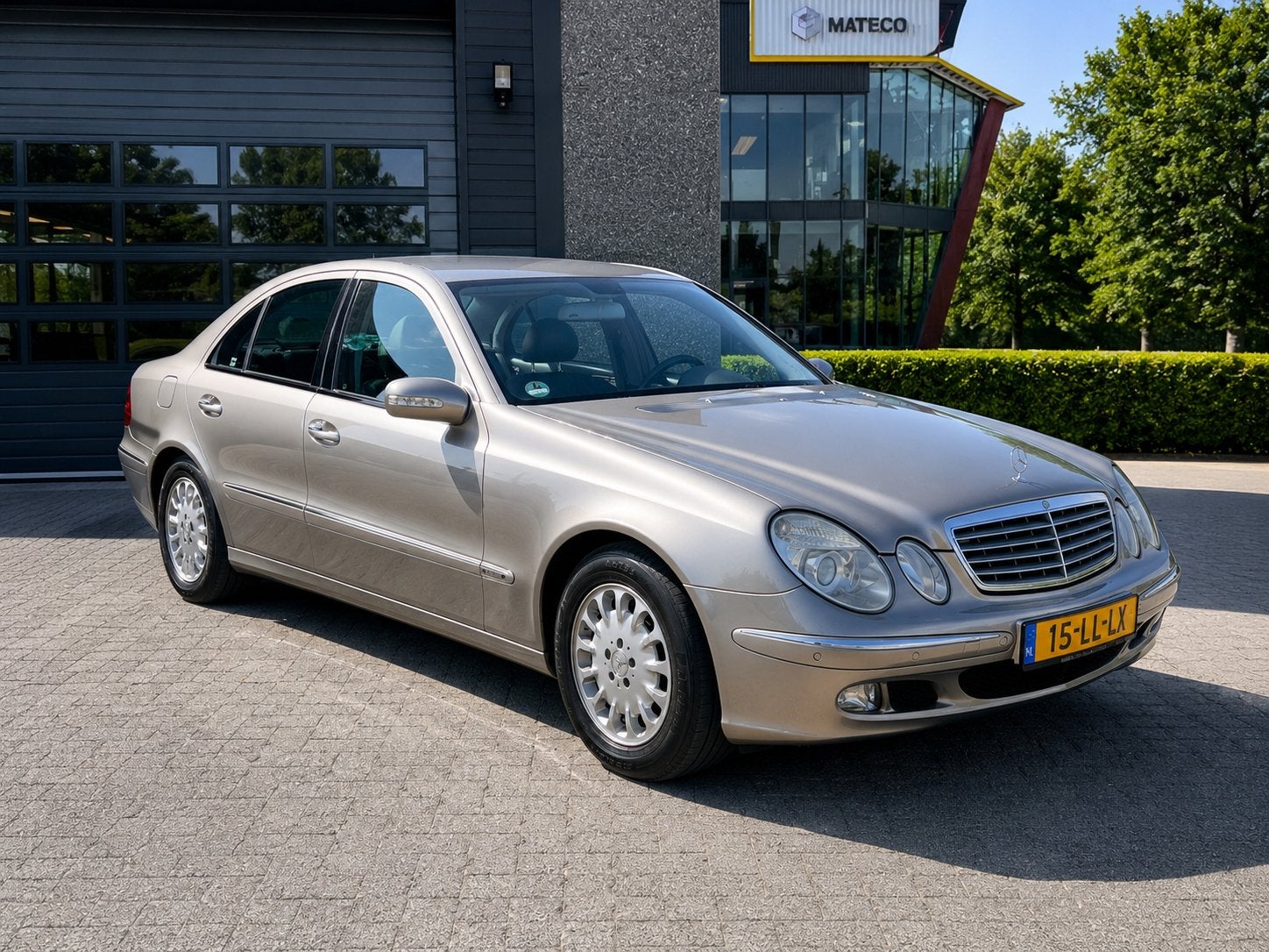 Mercedes-Benz E-Klasse 2.6 E240 Sedan Elégance LPG G3 NAP!!, Automaat, Achterwielaandrijving, Zwart, 2597 cc