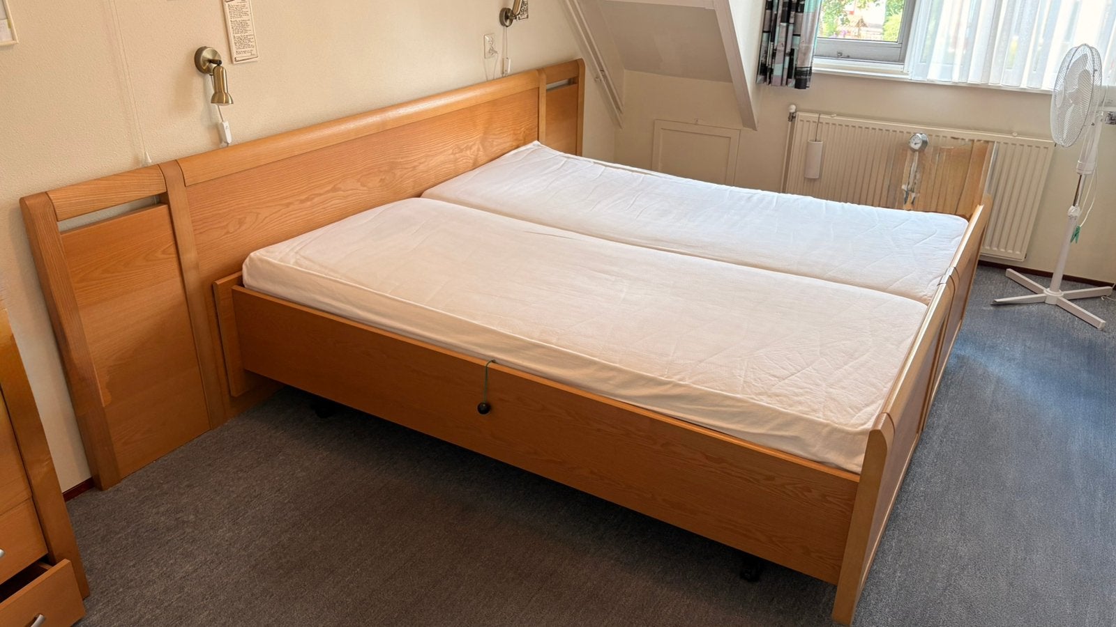 Massief eiken bed 180 x 200, inclusief bedbodems, Huis en Inrichting, Slaapkamer | Complete slaapkamers, Ophalen, Zo goed als nieuw