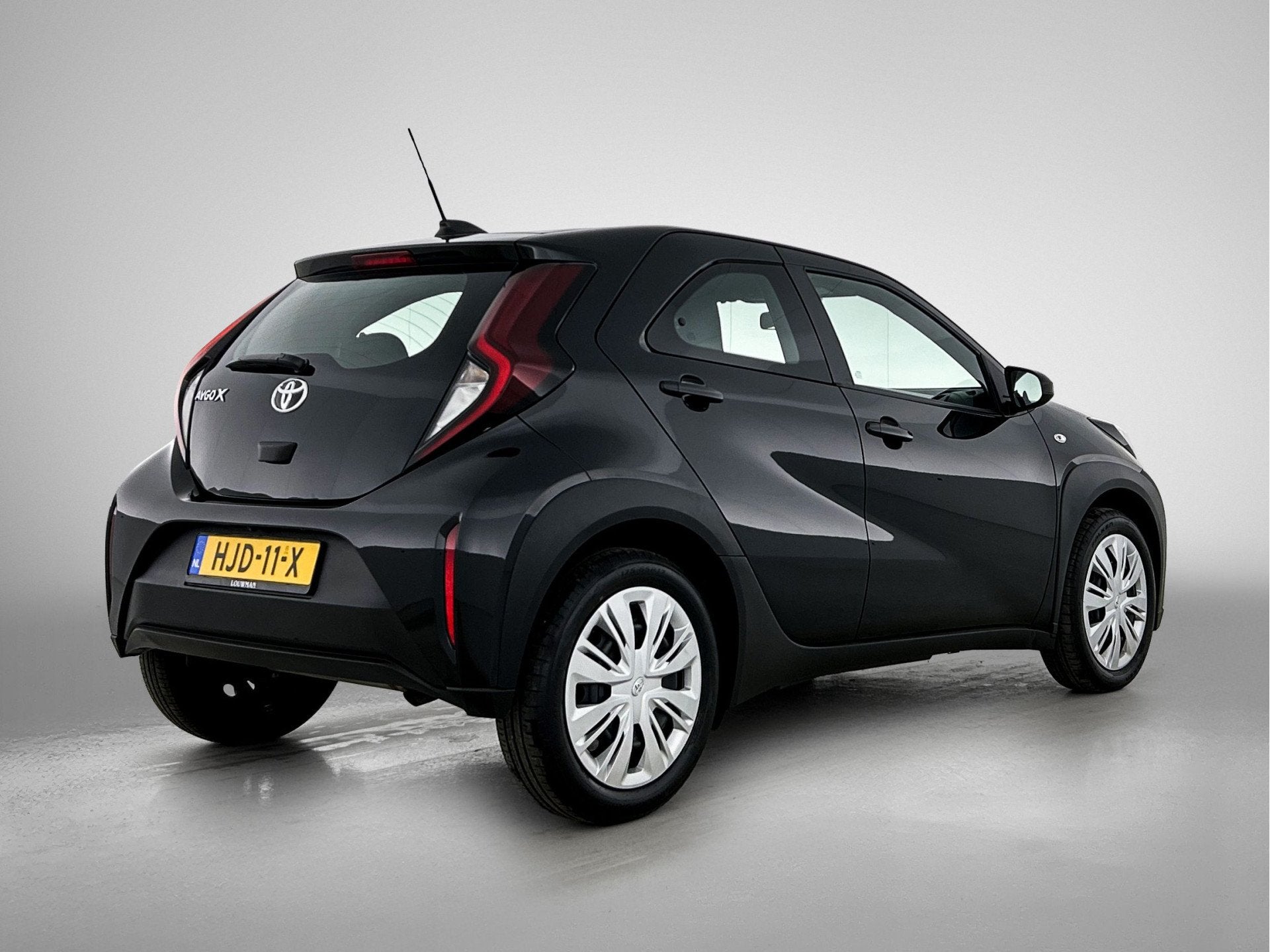 Toyota Aygo X 1.0 VVT-i MT Play |Achteruitrijcamera | Aircon, Auto's, 12 maanden, Stof, 920 kg, 4 stoelen