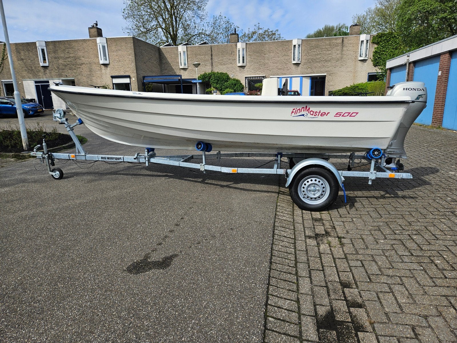 Finnmaster 500 met kanteltrailer en Honda 10pk bbm, Ophalen, Minder dan 1500 kg, Gebruikt, Sloepentrailer