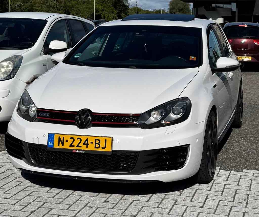 Volkswagen Golf 6 GTI 2.0 155KW DSG 2009 Candy white, Stof, 4 cilinders, 14 km/l, 1314 kg
