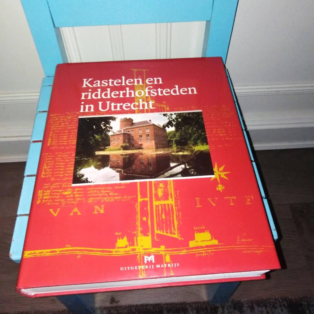 Kastelen en ridderhofsteden in Utrecht, Boeken, Ophalen, Gelezen