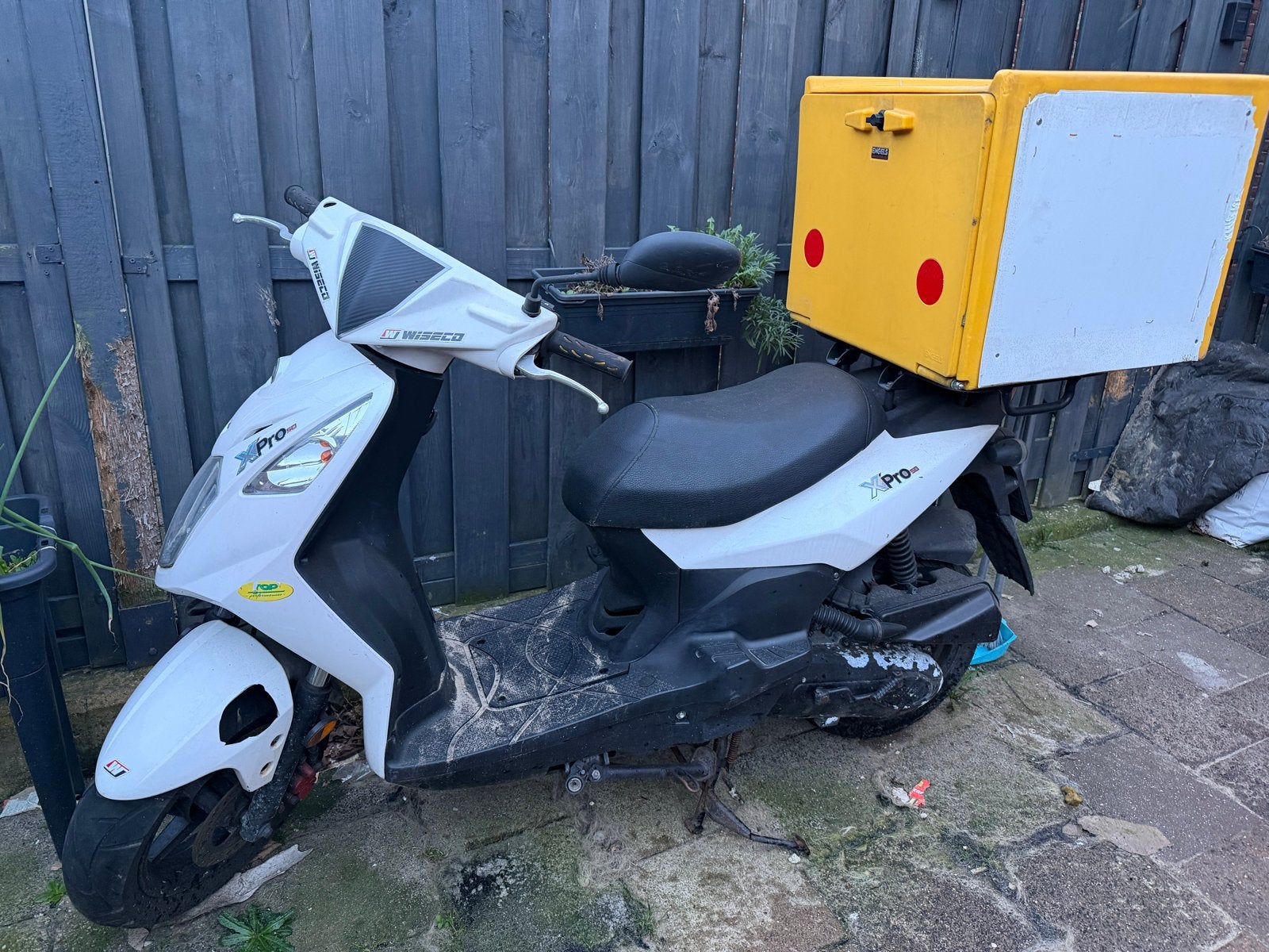 X-Pro Scooter met Bezorgbox start niet !, Ophalen, Gebruikt, Benzine, Overige merken
