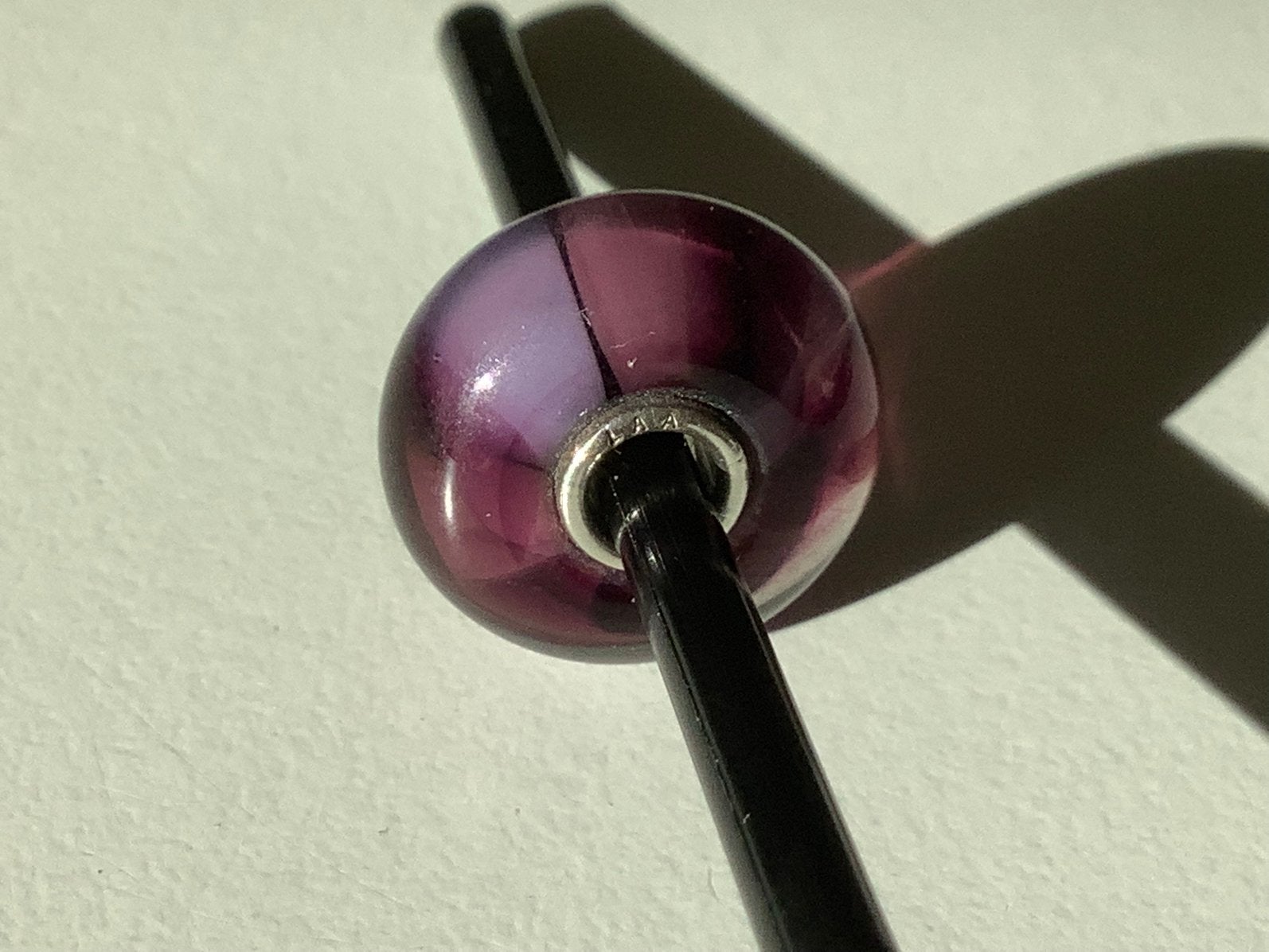 Trollbeads paarse strepen, retired., Ophalen of Verzenden, Gebruikt, Glas of Kristal, Trollbeads