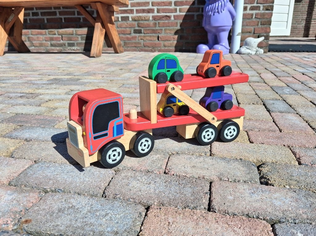 Houten speelgoed vrachtauto met oplegger en 4 auto’s, Ophalen, Gebruikt, Overige typen