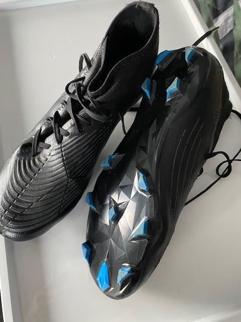 Adidas Predator voetbalschoenen maat 46, Sport en Fitness, Maat XS of kleiner, Schoenen, Ophalen of Verzenden, Zo goed als nieuw