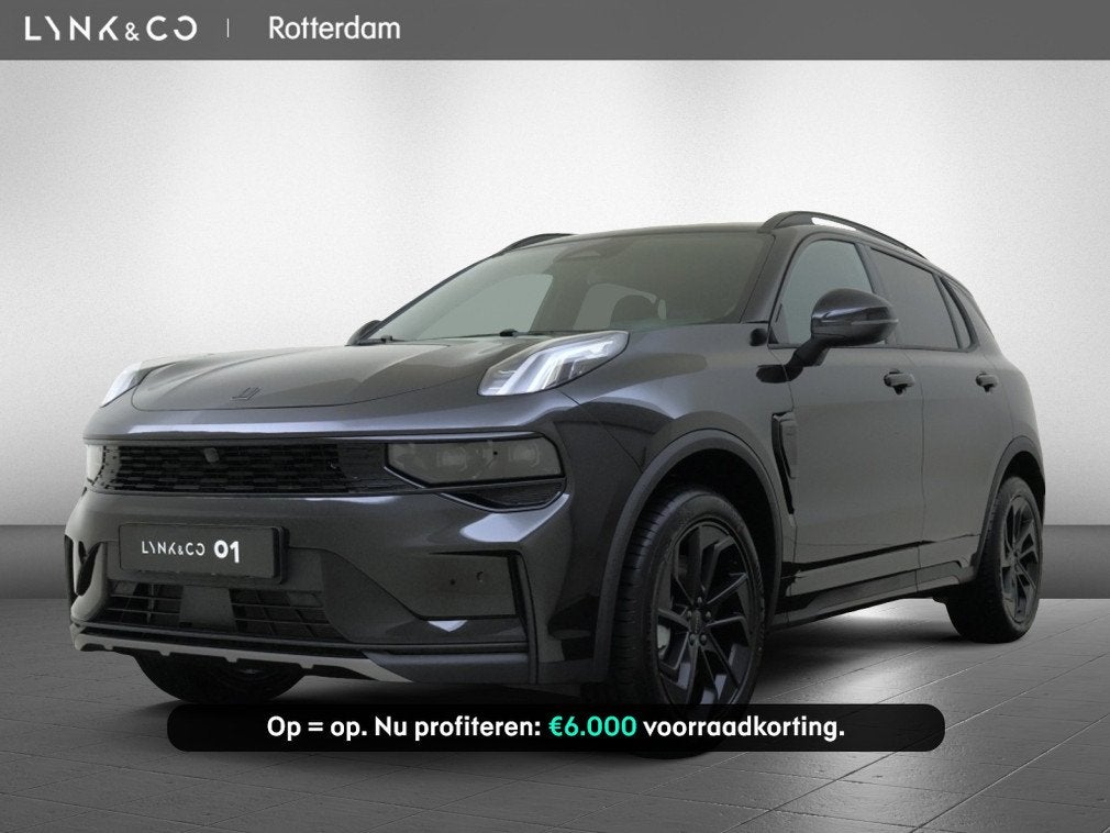 Lynk & Co 01 | FACELIFT BLACK EIDITION | UIT VOORRAAD LEVERB, Auto's, Automaat, Stof, 1800 kg, Zwart