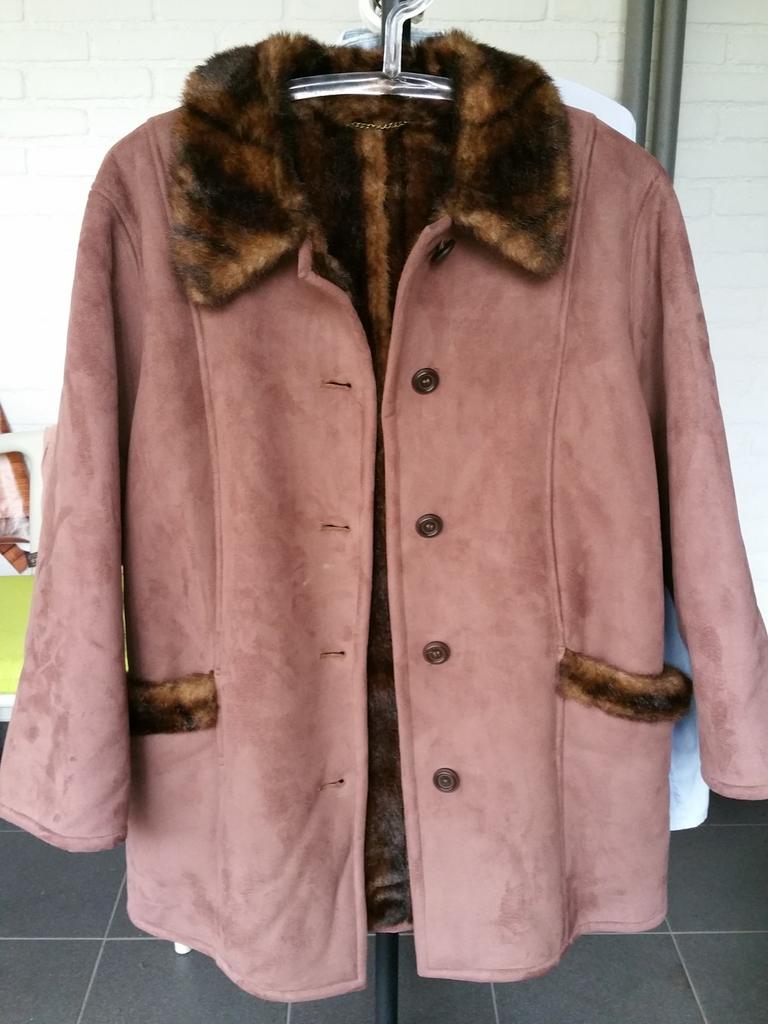 Warme jas van Atelier Creation (GEEN BONT), Ophalen, Gedragen, Maat 38/40 (M), Bruin