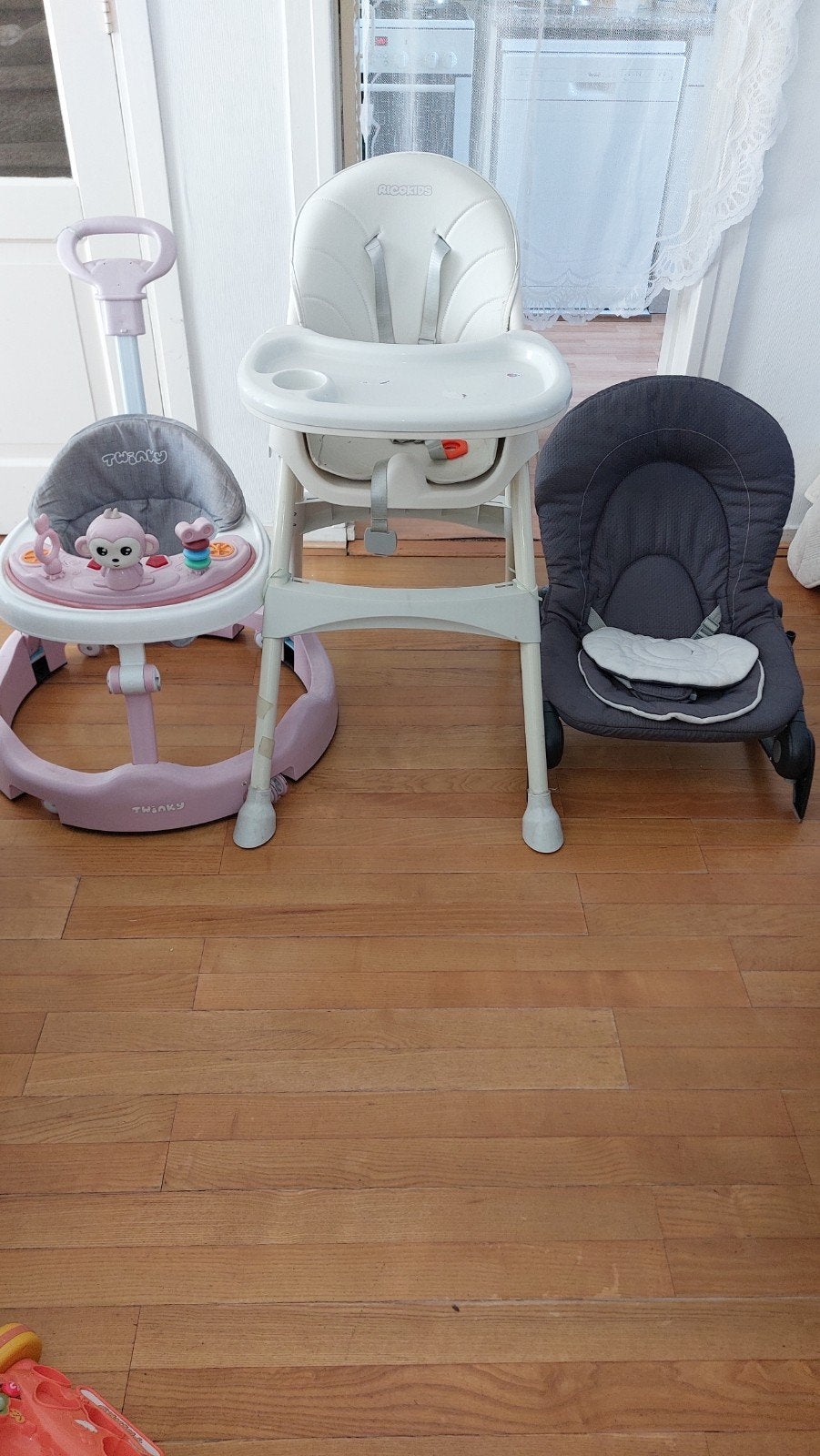 baby eten en stoelen ook baby lopen, Ophalen of Verzenden, Stoel(en)