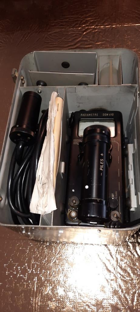 Landmacht Radioactieve Stralingsmeter DOM 410, Verzamelen, Militaria | Algemeen, Ophalen of Verzenden