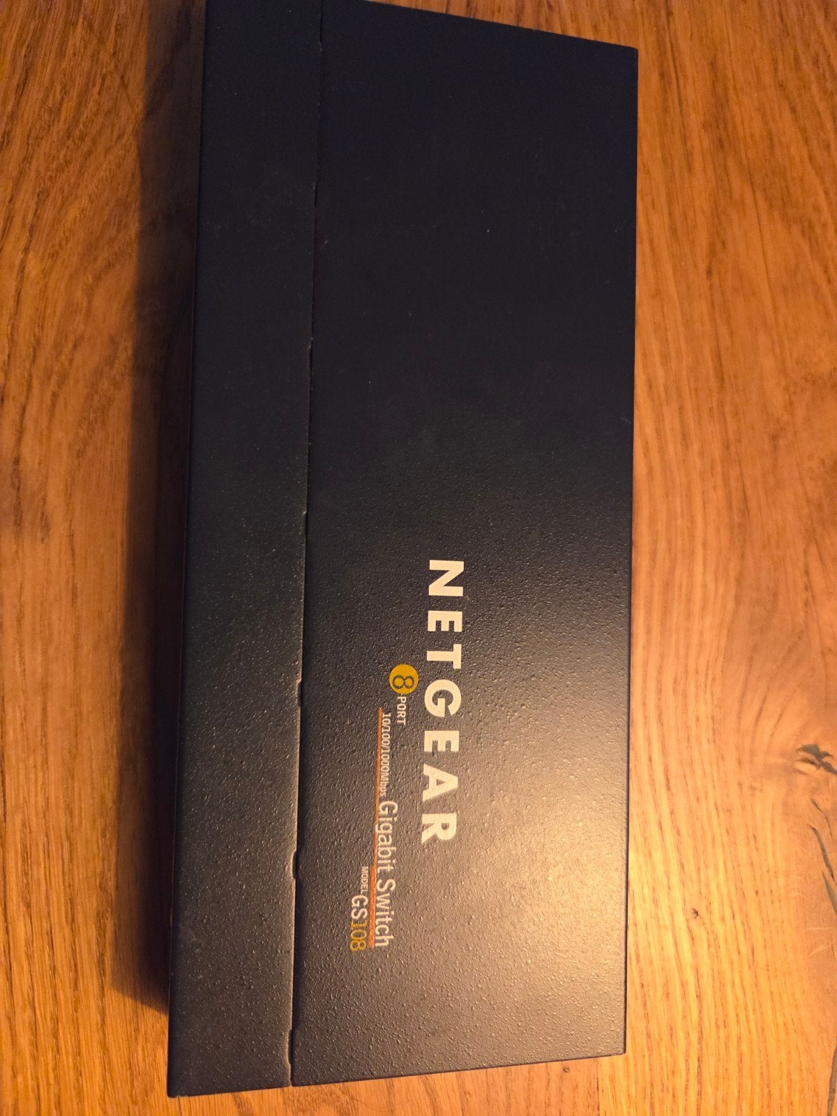 NETGEAR GS108 8-poorts Gigabit Ethernet Switch, Computers en Software, Netwerk switches, Ophalen of Verzenden