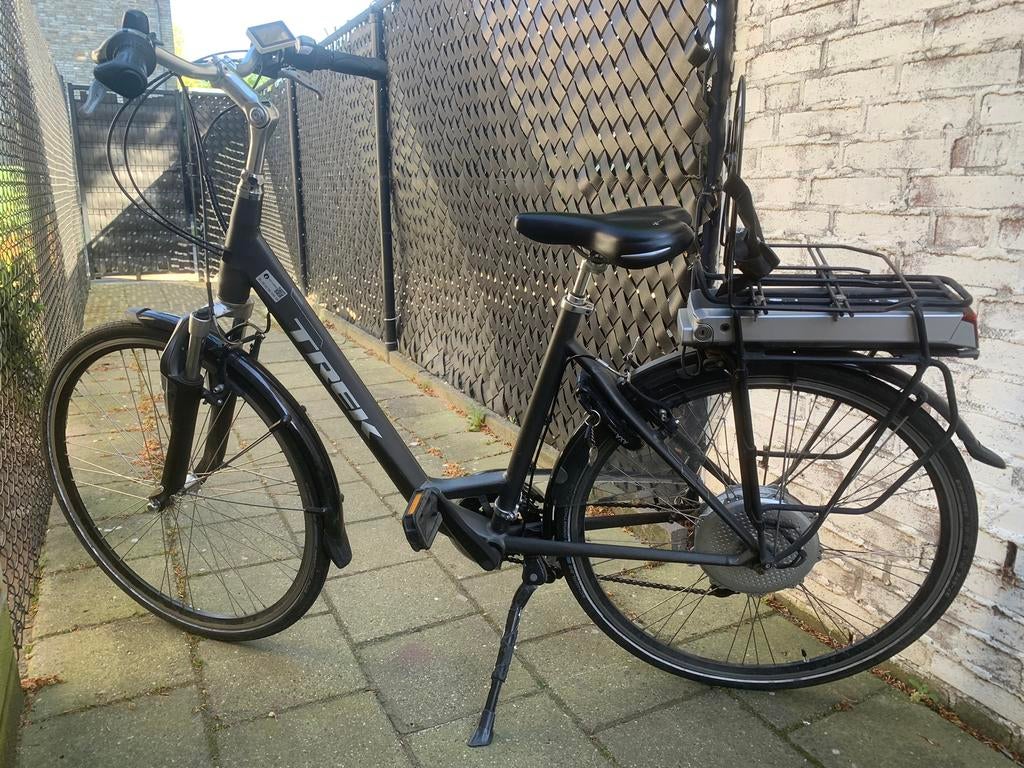 Zwarte electrische fiets, Ophalen of Verzenden, Zo goed als nieuw, Minder dan 30 km per accu