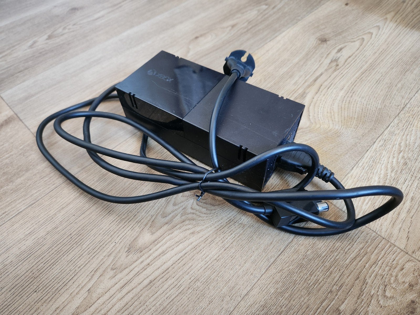 Originele stroomkabel voor Xbox One, Spelcomputers en Games, Verzenden, Gebruikt, 500 GB, Zonder controller