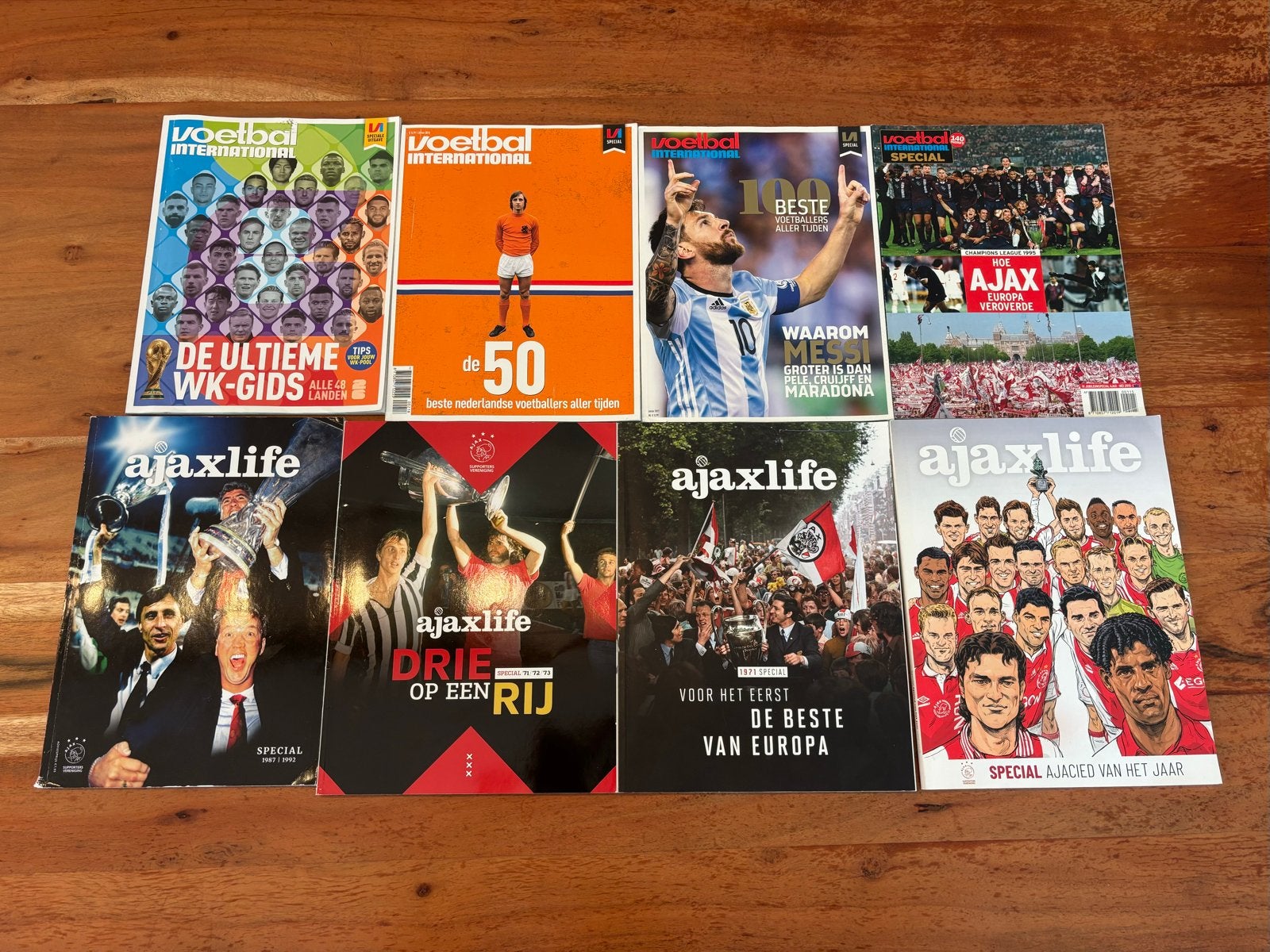 8 Voetbalspecials: Ajax Life & Voetbal International, Boeken, Ophalen of Verzenden, Gelezen