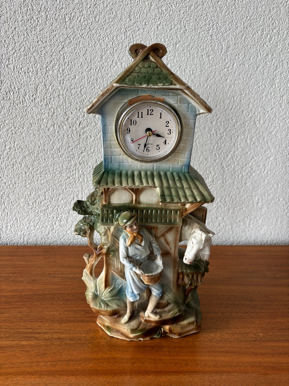 Vintage Porseleinen Tafelklok met Boerderijtafereel, Ophalen