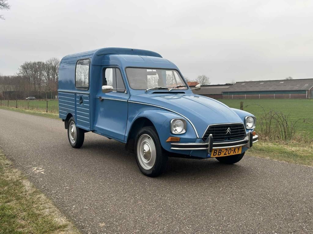 Citroën Acadiane ''81 (2-jaar APK) met imperiaal, Auto's, Oldtimers, Zwart, Overige carrosserieën, Citroën, Blauw