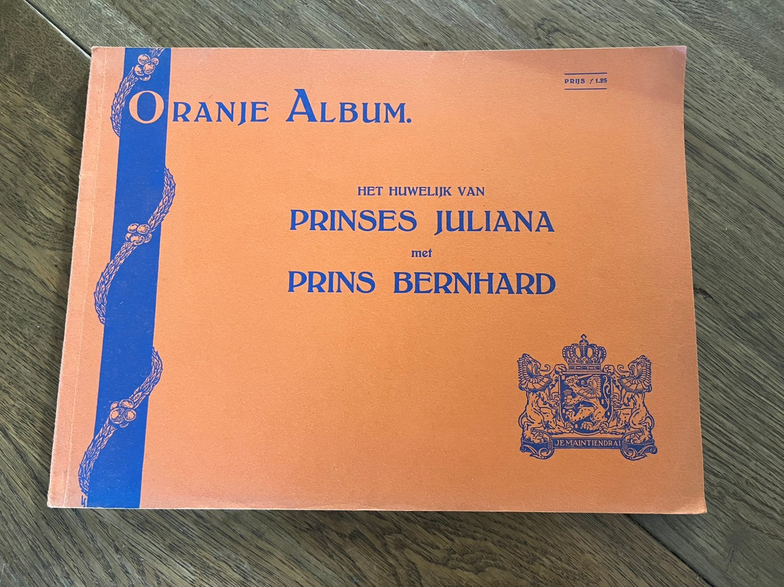 Verzamelitem - Oranje Album huwelijk Juliana en Bernhard, Ophalen of Verzenden, Gebruikt, Nederland, Tijdschrift of Boek