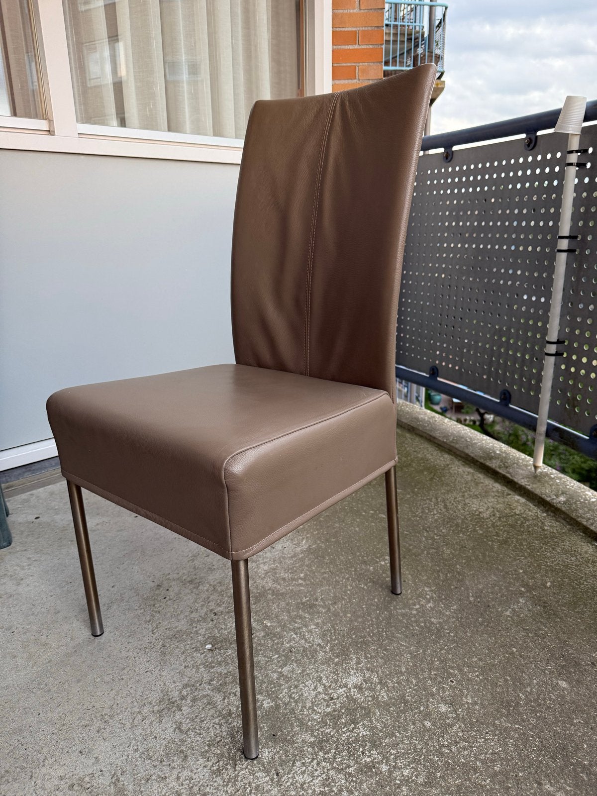 Eettafel met 4 stoelen - uitschuifbaar glas en leer, Huis en Inrichting, Tafels | Eettafels, Gebruikt, 100 tot 150 cm, Glas, Vier personen