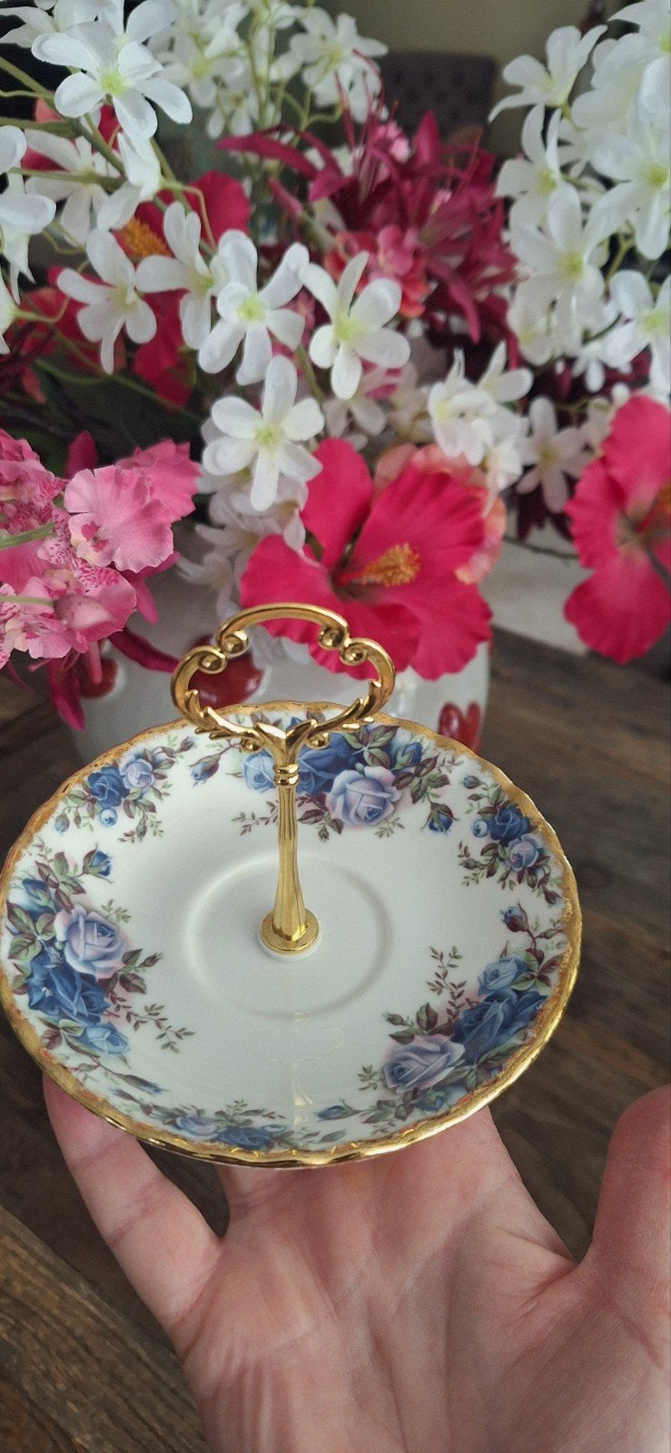 Royal Albert Moonlight Rose Etagere - Handmade €17,50, Etagère, Demontabel, Ophalen of Verzenden, Zo goed als nieuw