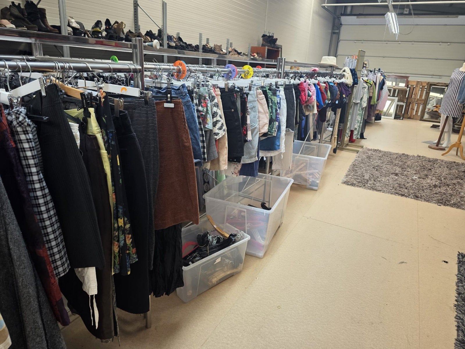 Gratis wekelijks kleding/schoenen ophalen circa 45 zakken, Ophalen, Niet van toepassing, Diverse, Niet van toepassing