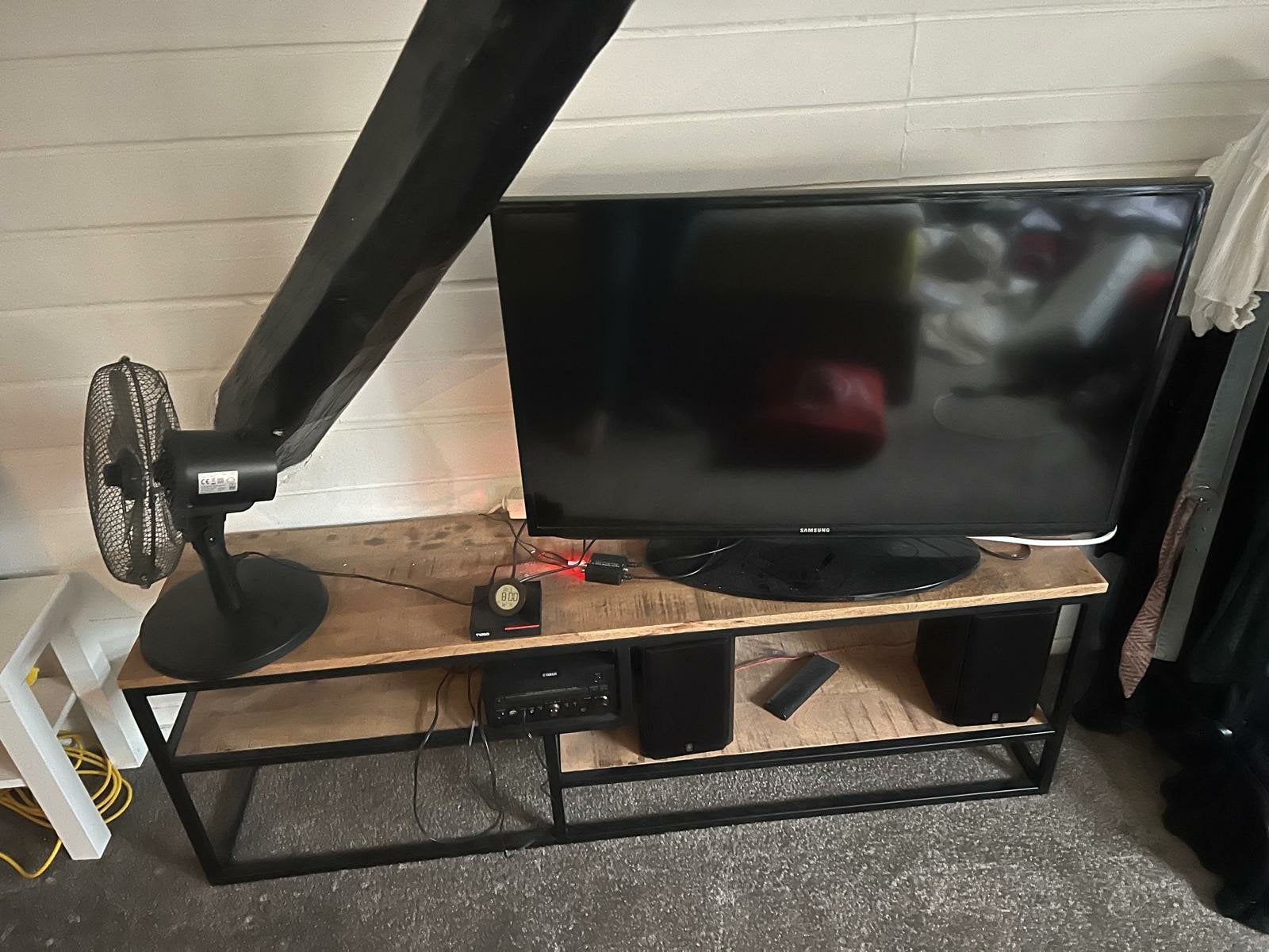 tv meubel mango hout, Ophalen