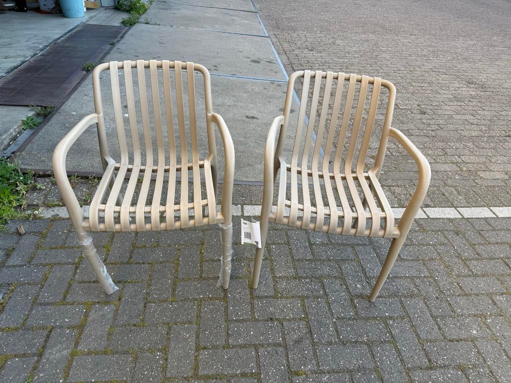 2 tuinstoelen beige, Ophalen, Gebruikt, Kunststof, Stapelbaar