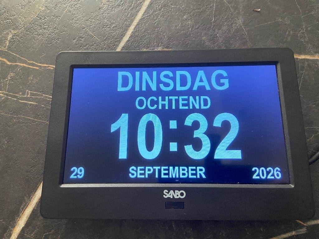 Dementie klok, Ophalen of Verzenden, Zo goed als nieuw, Tafelklok, Digitaal