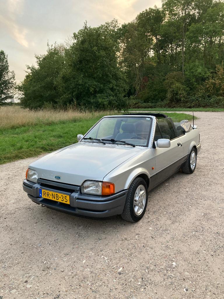 Ford Escort 1.6 Xr3i Cabrio U9 1989 Grijs, Auto's, Voorwielaandrijving, Escort, Stof, 4 cilinders