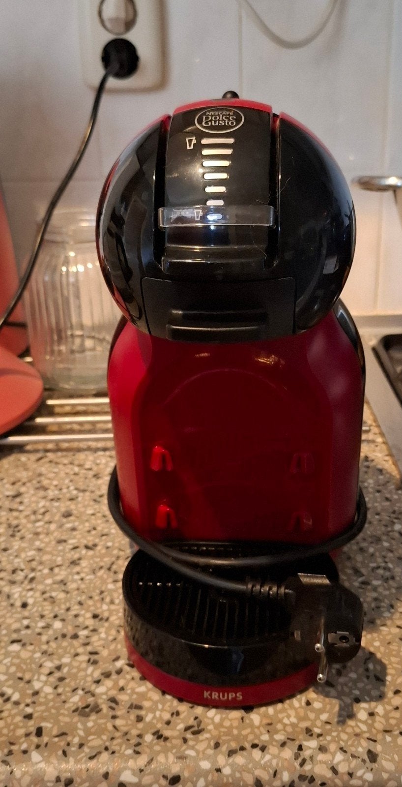 Dolce gusto zo goed als nieuwe weinig gebruikt, Ophalen, Zo goed als nieuw, Koffiemachine