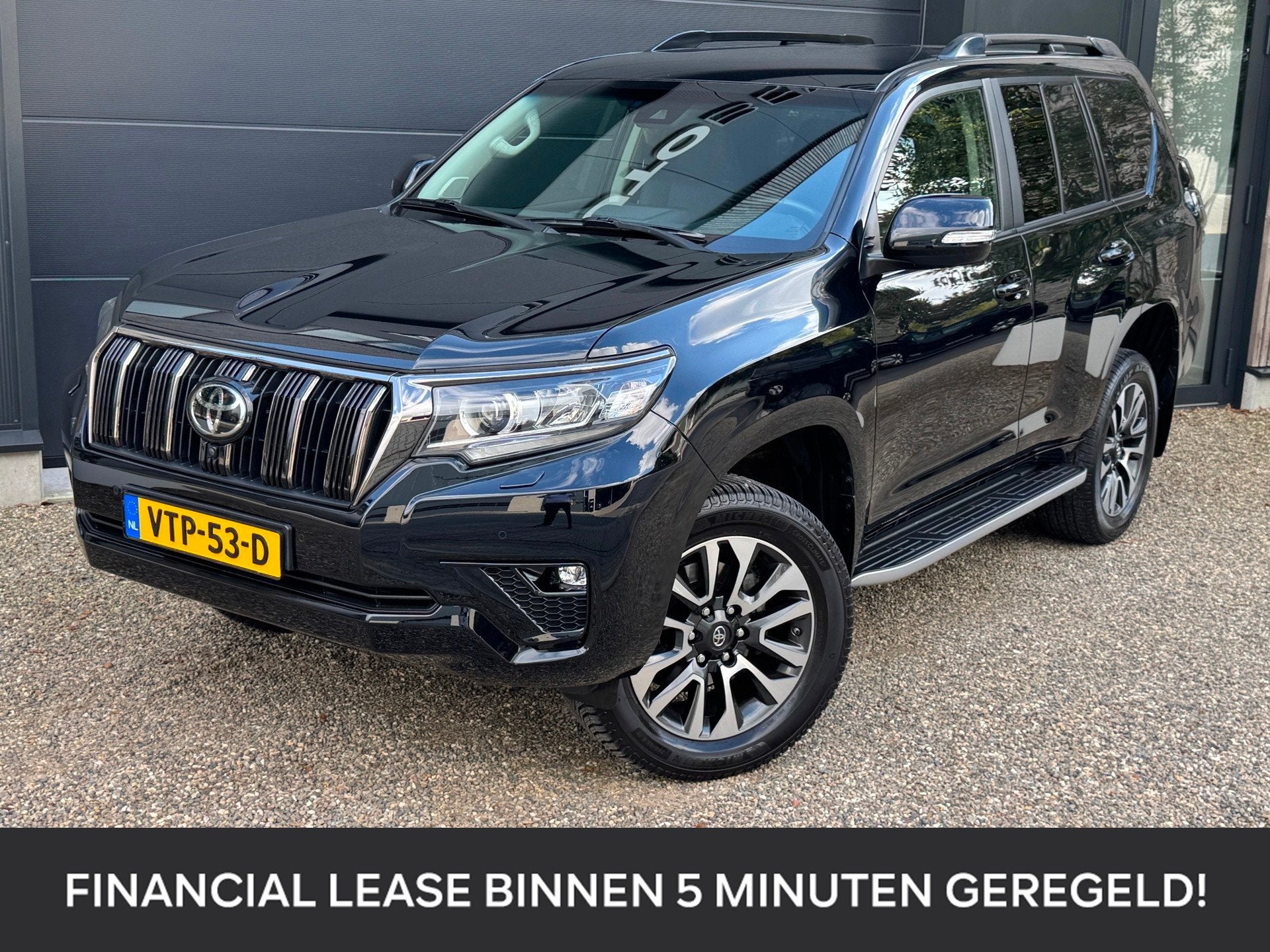 Toyota Land Cruiser 2.8 D-4D 70th Anniversary Window Van | N, Automaat, Gebruikt, 4 cilinders, 360° camera