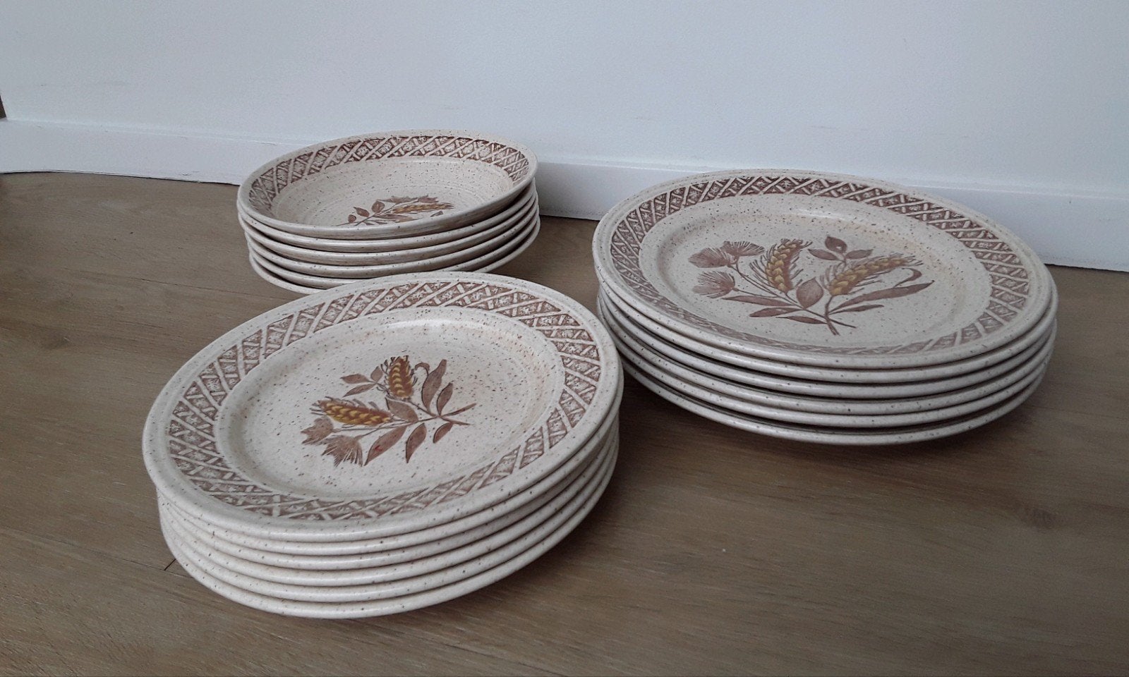 Vintage borden Churchill Stonecast Range, servies Cornfield, Huis en Inrichting, Keuken | Servies, Ophalen of Verzenden, Zo goed als nieuw