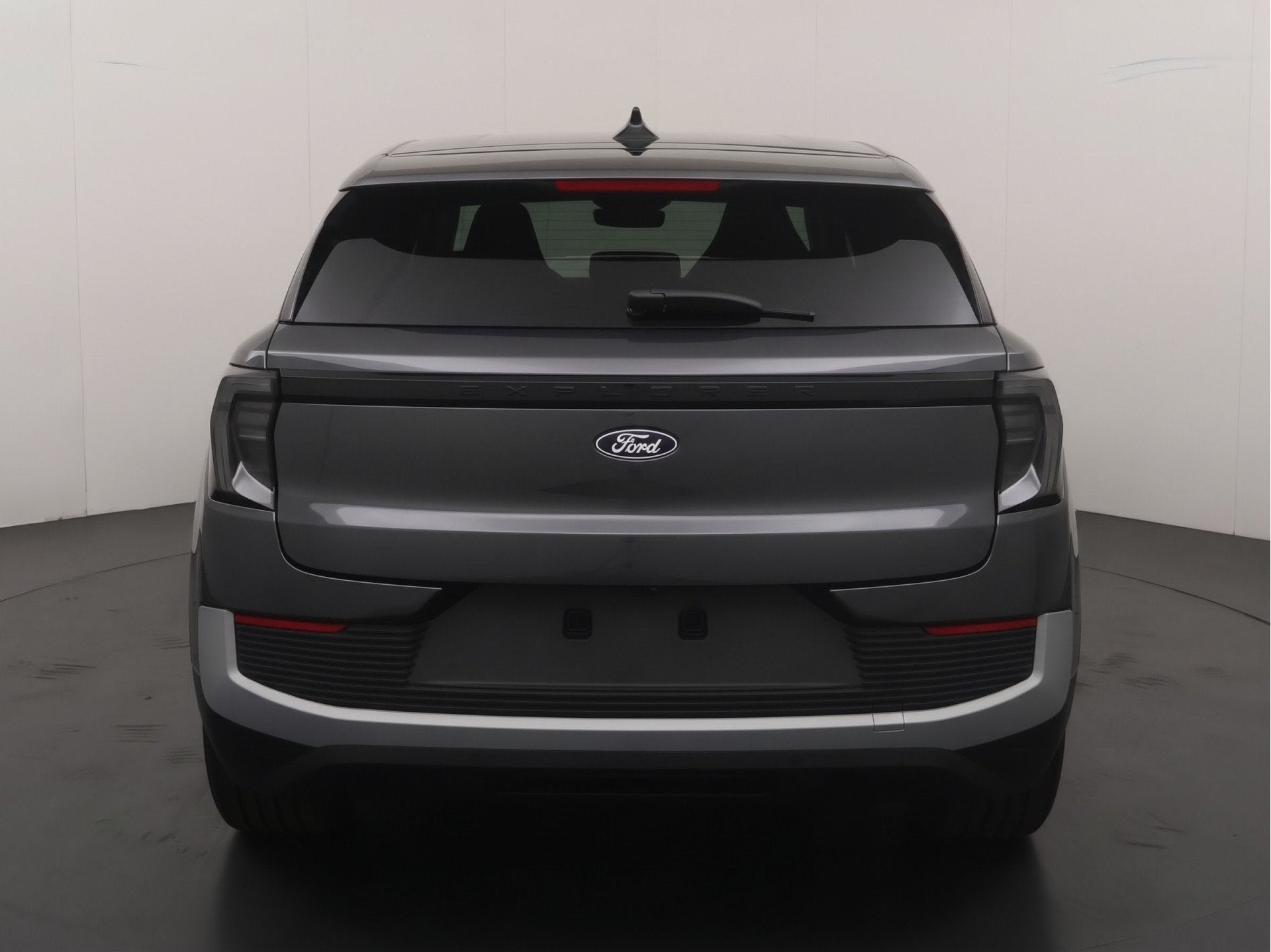 Ford Explorer Style RWD 58 kWh | Comfort Pack 1 | Elektr. kl, Automaat, Achterwielaandrijving, 1800 kg, Zwart