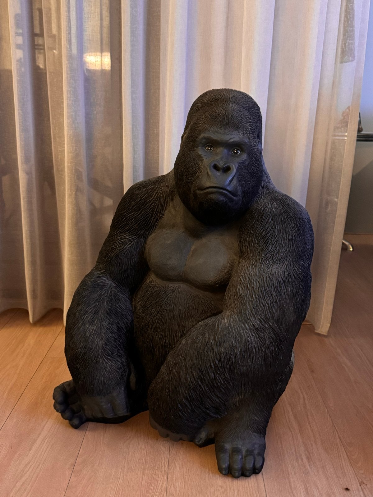 Indrukwekkend Gorillabeeld - Realistisch en Groot, Ophalen, 50 - 100 cm, Zwart, Beeld