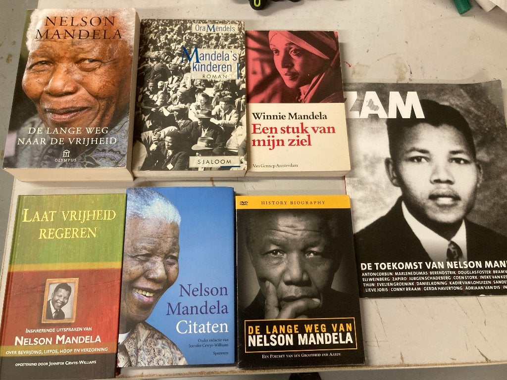 T.K. nog 7 boeken van en over Nelson Mandela Zie lijst + DVD, Ophalen of Verzenden, Gelezen, Nelson Mandela, Politiek